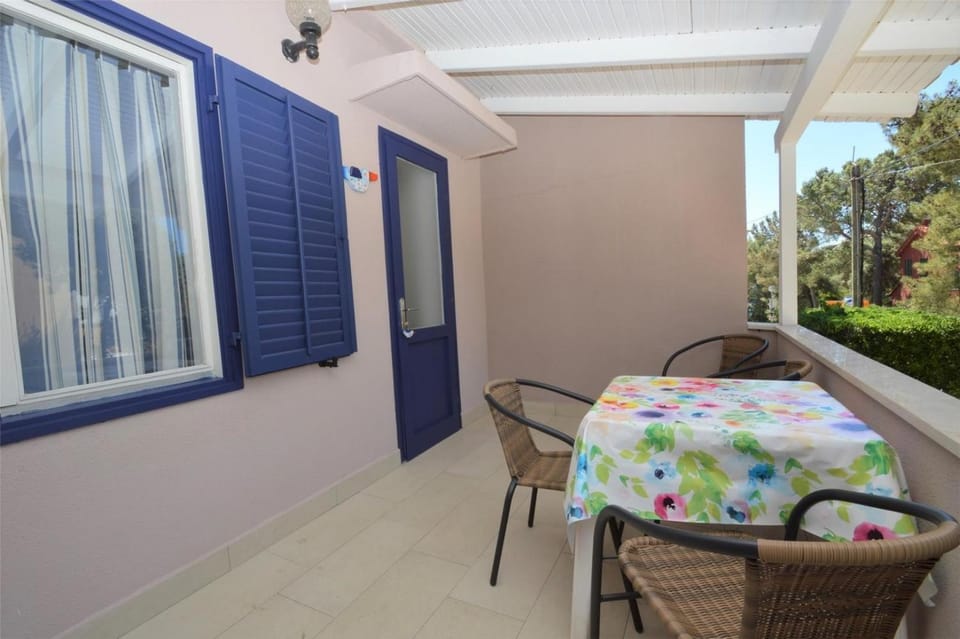 Balcony/Terrace, Garden view