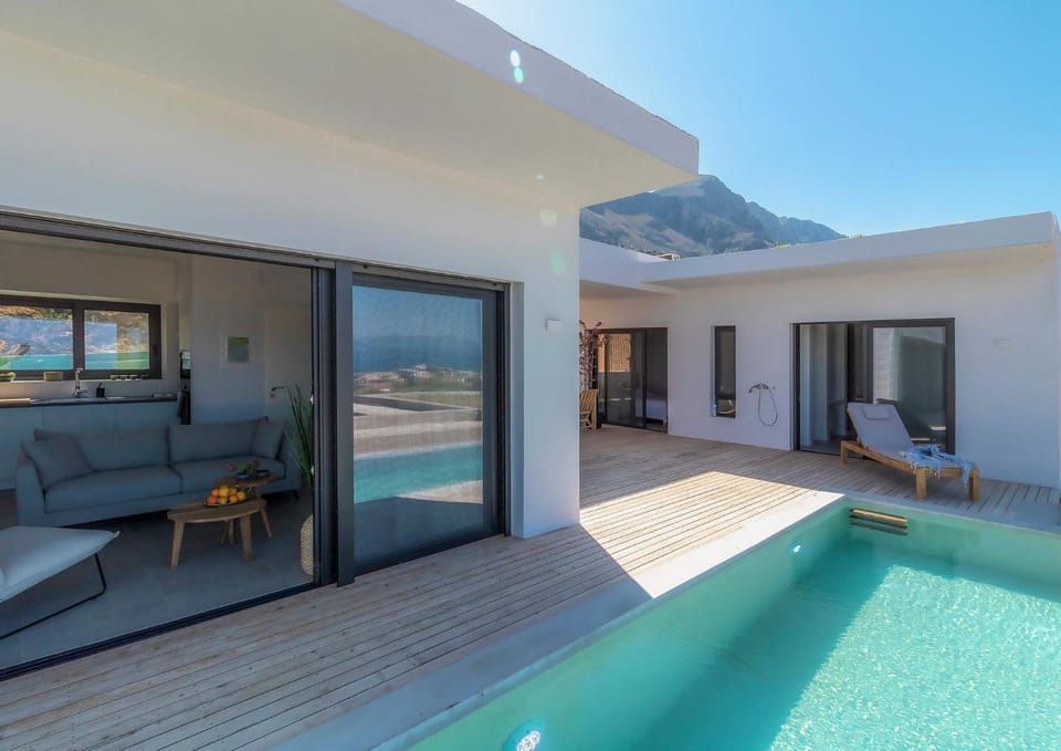 Property building, Living room, Swimming pool, sunbed