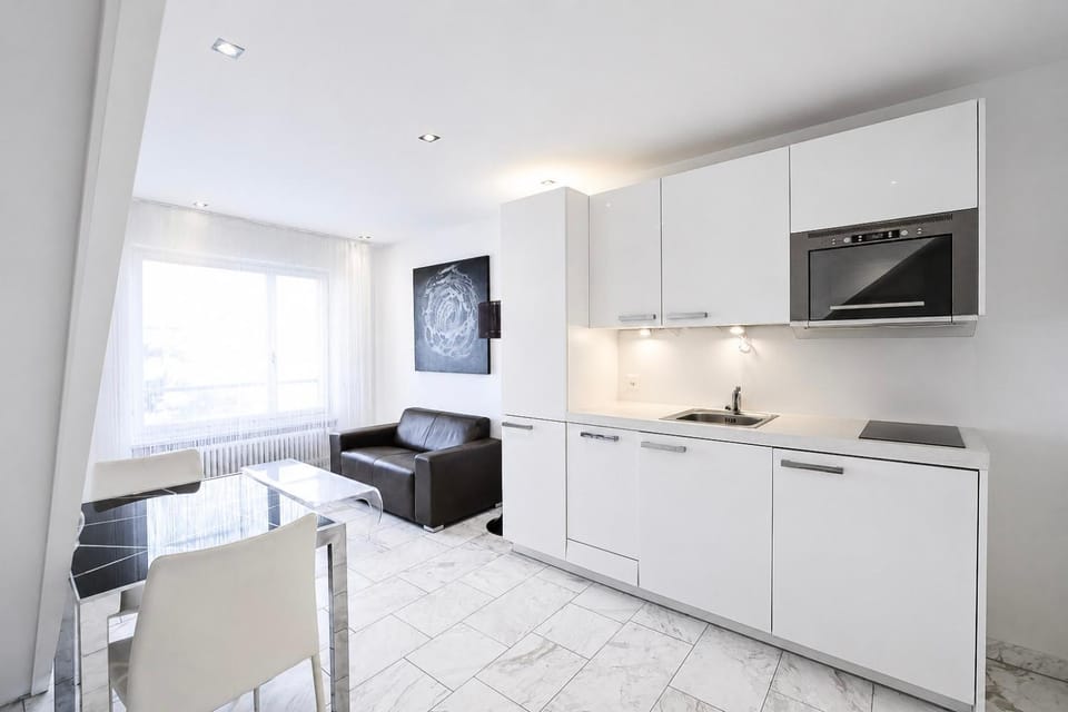 Living room, Seating area, Dining area, kitchen