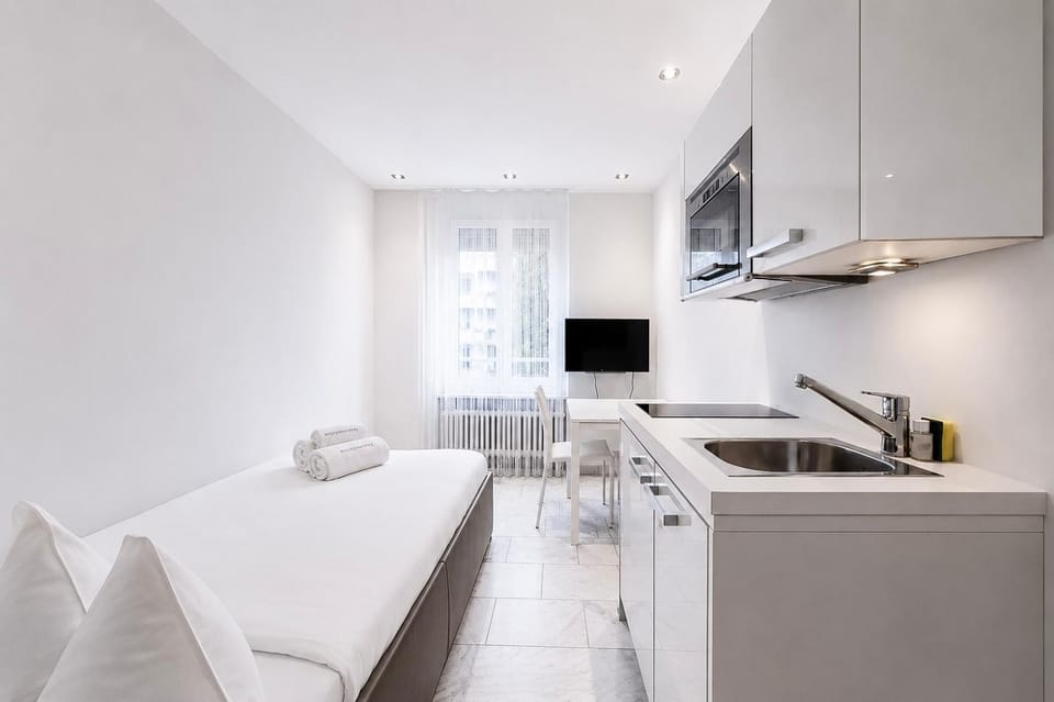 Bed, TV and multimedia, Photo of the whole room, Dining area, Bedroom, kitchen