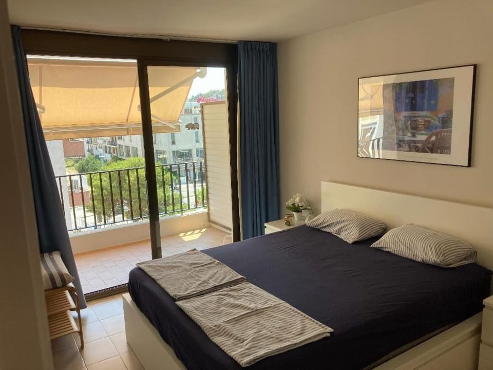 Property building, Living room, Bedroom