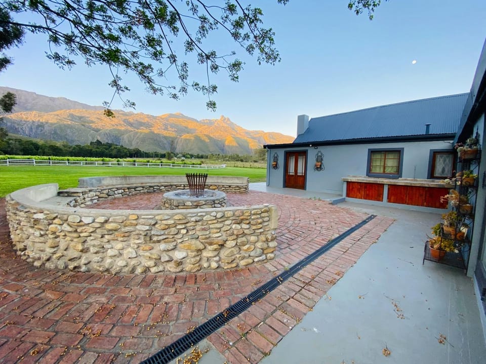 Property building, Natural landscape, Garden view, Mountain view, Area and facilities