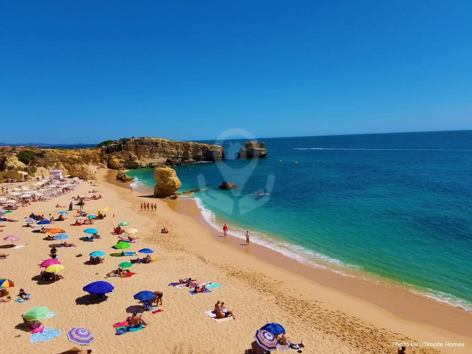 Nearby landmark, Off site, Day, People, Natural landscape, Beach, Beach, On site, Entertainment, Entertainment