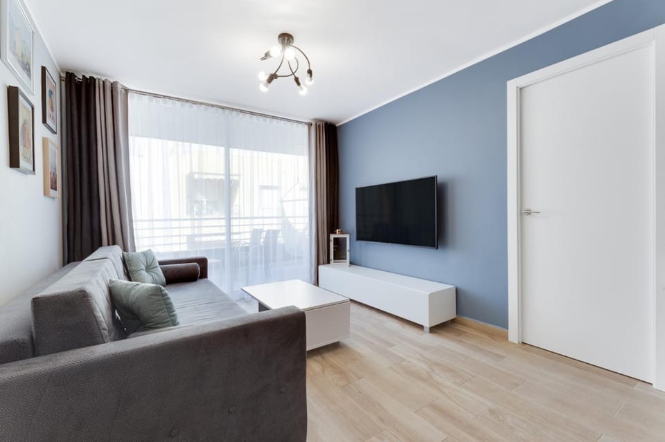 Communal lounge/ TV room, TV and multimedia, Living room, Seating area