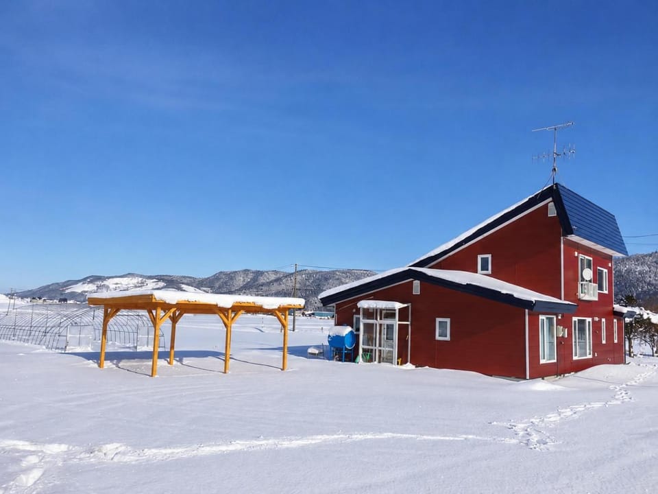 Property building, Natural landscape, Mountain view
