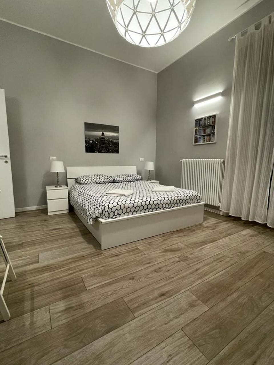 Photo of the whole room