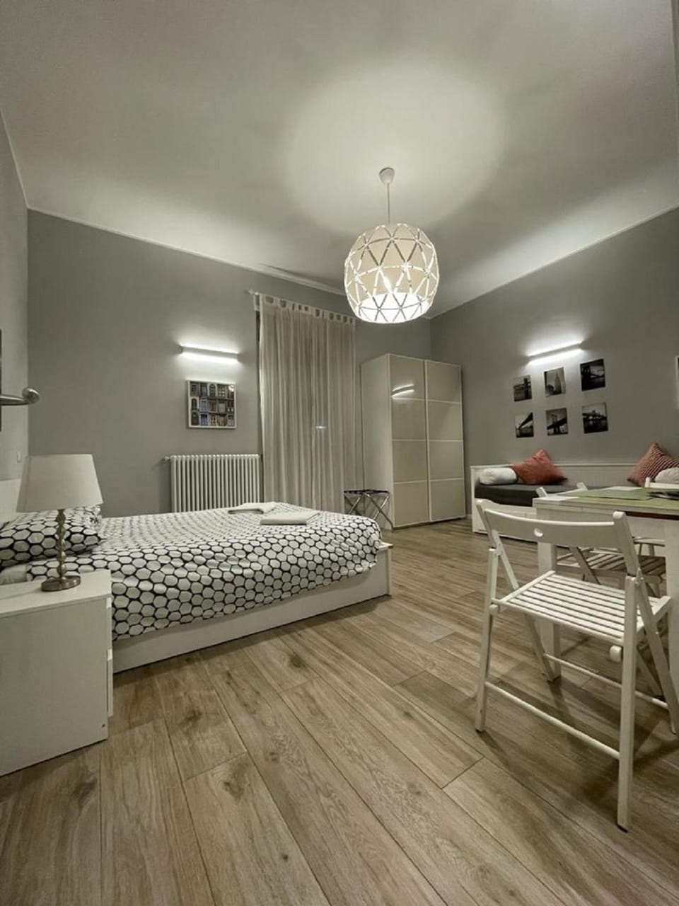 Photo of the whole room