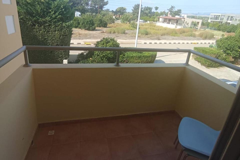 2 Bedroom House Sleeps 6 - Pool Hot tub Garden House in Paphos District