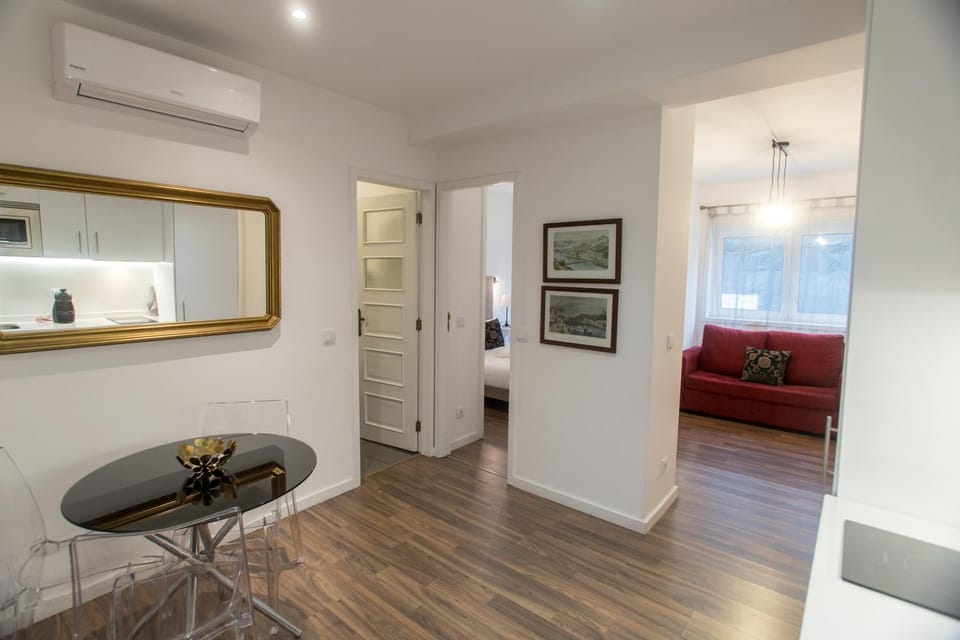 Living room, Dining area, air conditioner