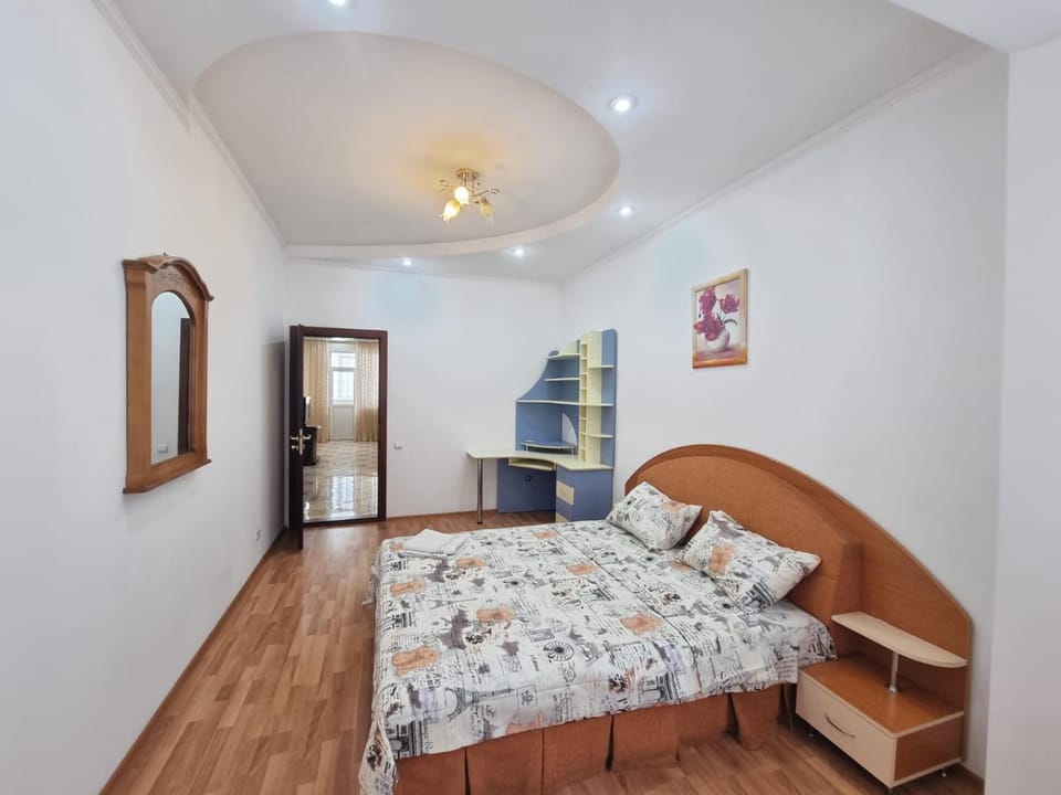 Bed, Living room, Photo of the whole room, Seating area, Bedroom, wardrobe