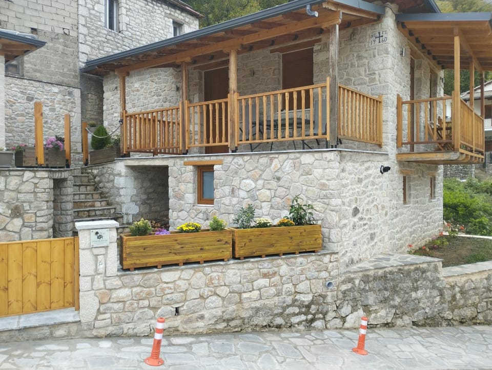 Property building, Balcony/Terrace