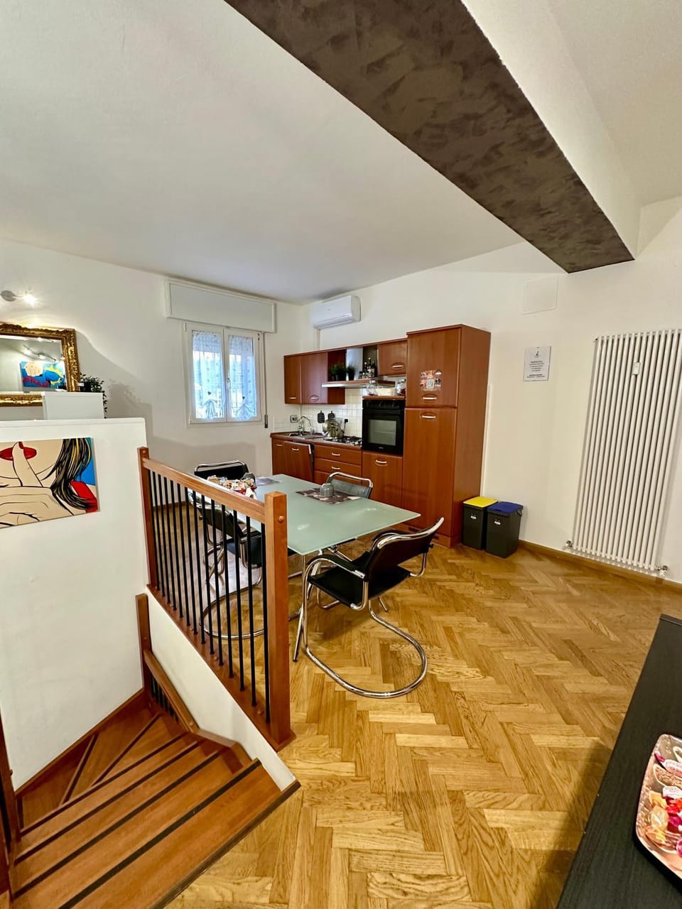 Kitchen or kitchenette, Living room, locker, air conditioner