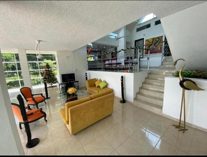 Communal lounge/ TV room, Living room, Lobby or reception