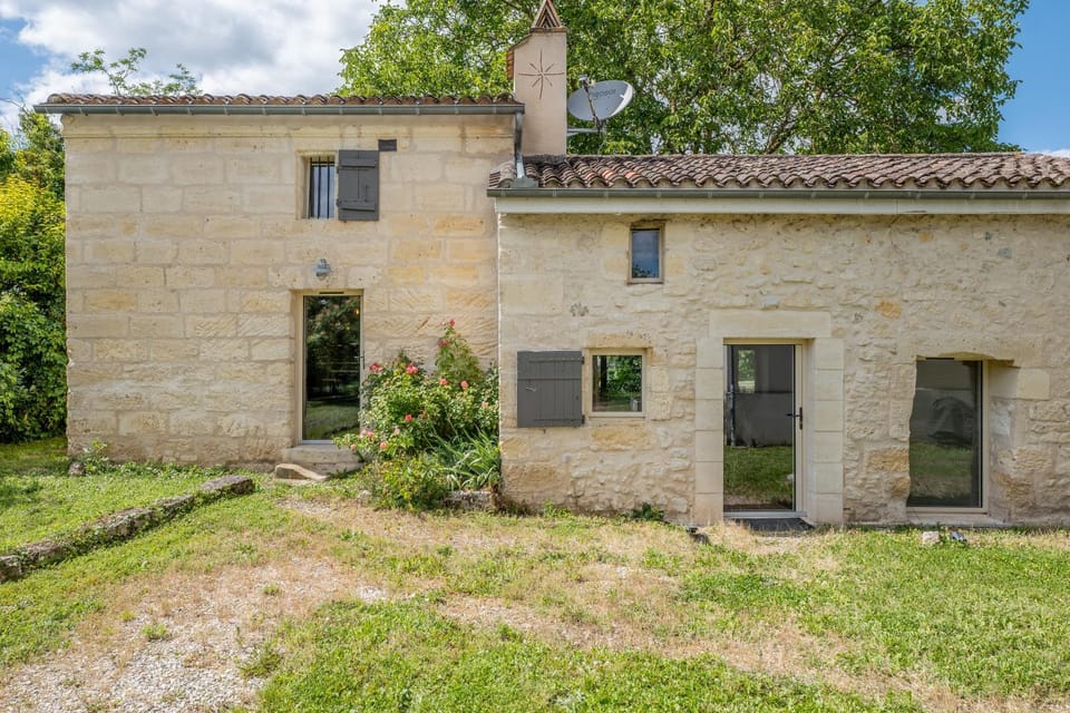 Facade/entrance, Garden view