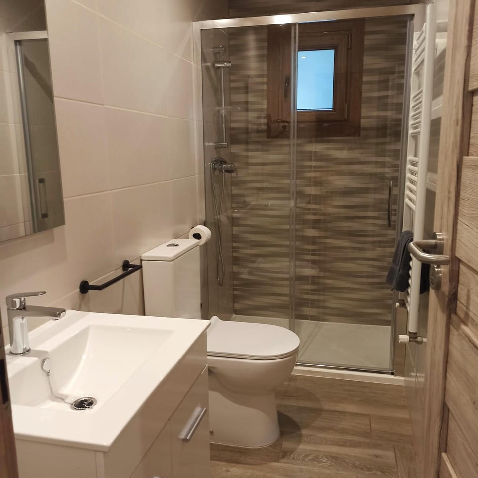 Shower, Toilet, Bathroom