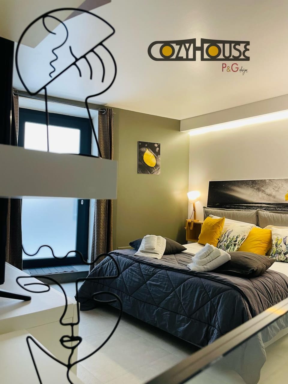 Bed, Photo of the whole room, Bedroom