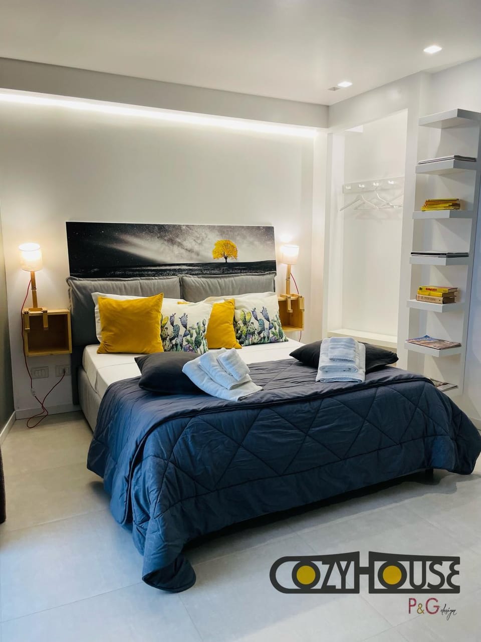 Bed, Photo of the whole room, Bedroom