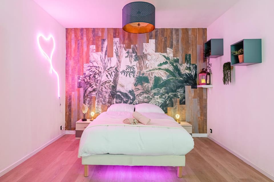 Bed, Photo of the whole room, Bedroom
