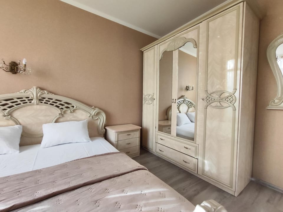 Двокімнатна , Троєщина, район 2, ТЦ район Apartment in Kiev City - Kyiv
