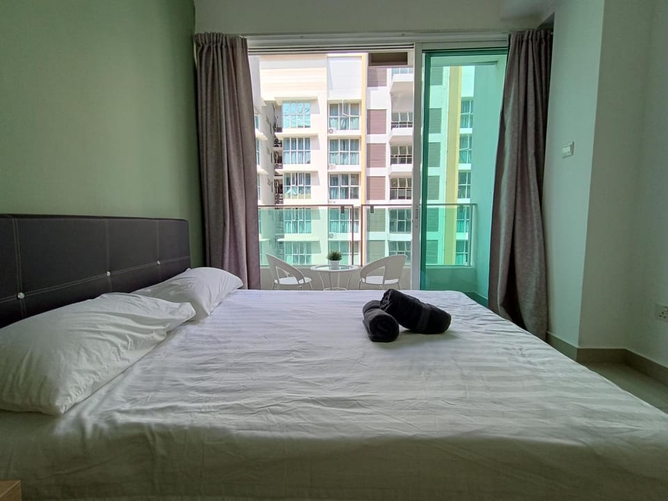Pacific Place Ara Damansara LRT Pool Parking Kitchen By Kenangan Homes Apartment in Petaling Jaya