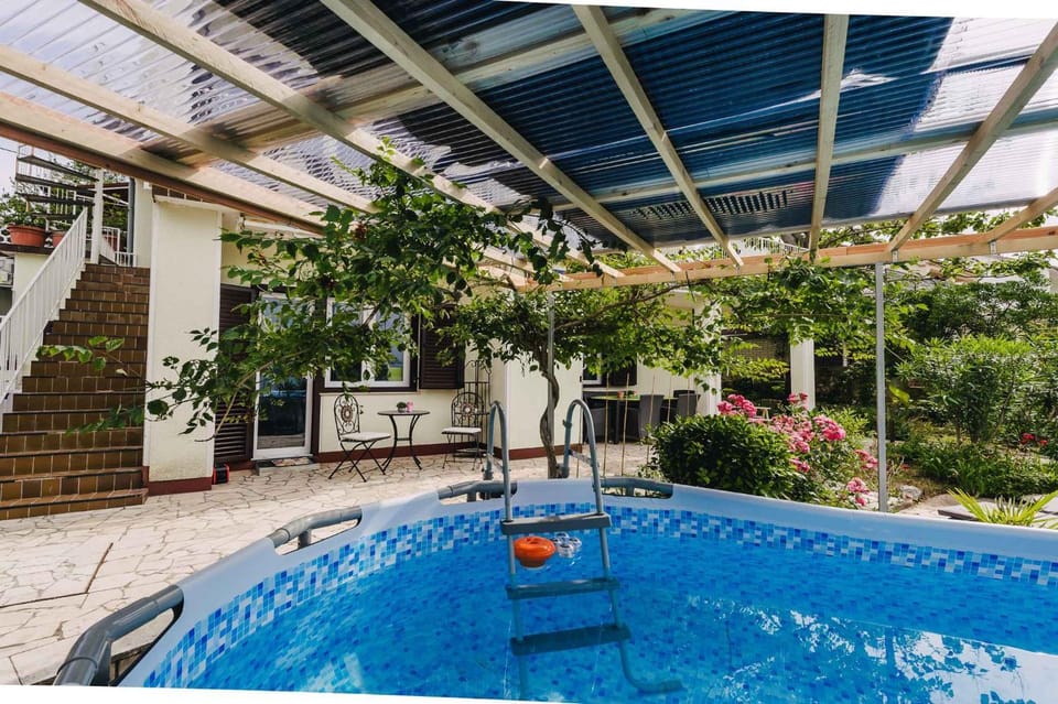 Nearby landmark, Summer, Garden, Swimming pool