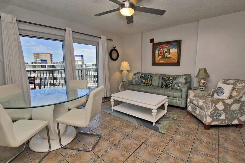Tradewinds 807 by Youngs Suncoast Apartment in Orange Beach