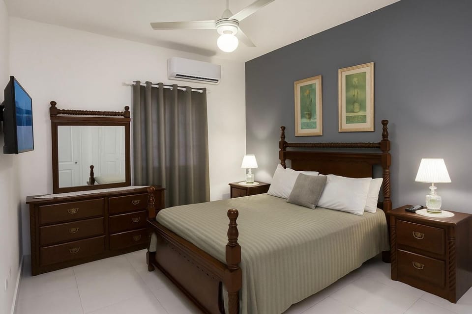 Quiet Apartment, 3 Minutes From The Beach, 24H Security, Excellent Internet Apartment in Puerto Plata