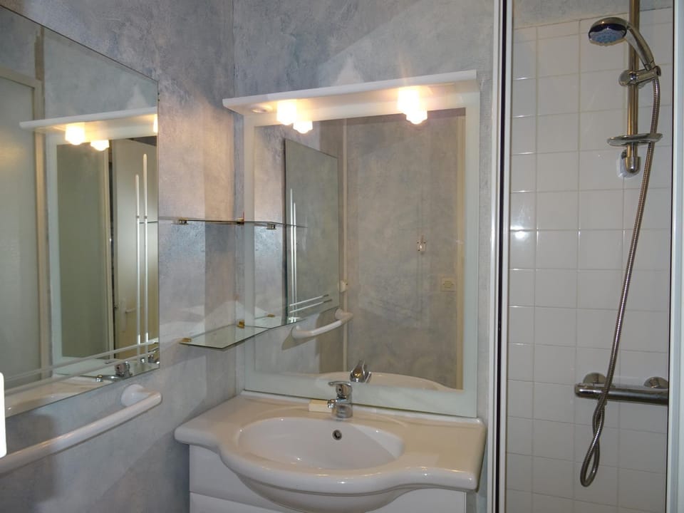 Studio agréable face mer aux Sables-d'Olonne, animaux acceptés - FR-1-92-907 Apartment in Château-d'Olonne