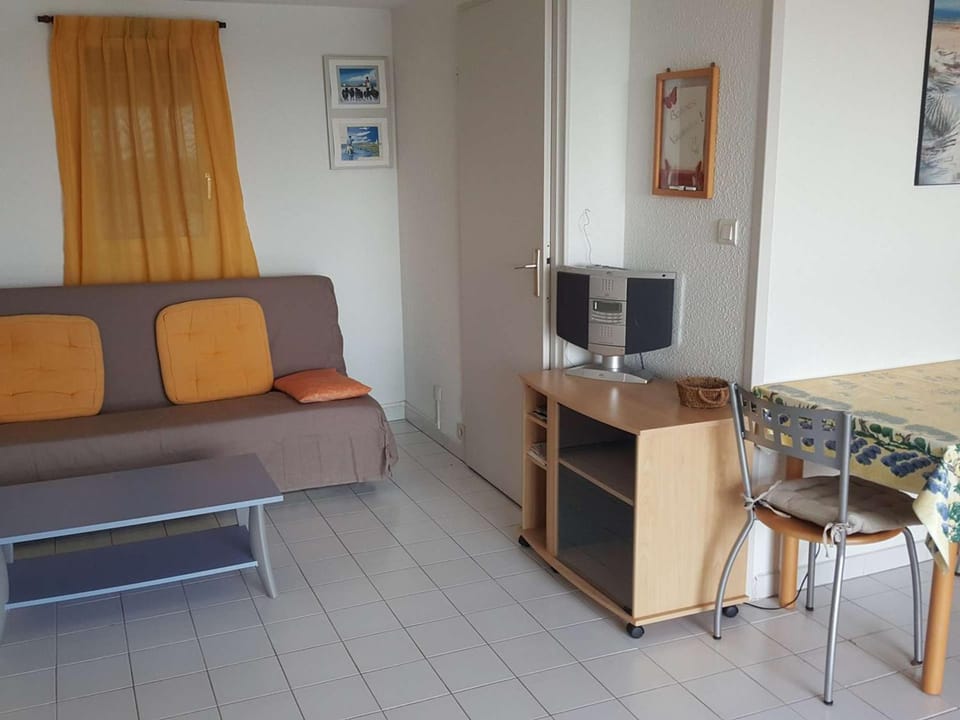 Appartement duplex 3 pièces avec piscine, climatisation et garage à Port Camargue - FR-1-250-192 Apartment in Le Grau-du-Roi
