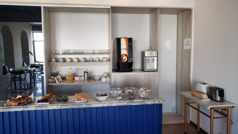Coffee/tea facilities, Breakfast, Continental breakfast, Buffet breakfast, minibar