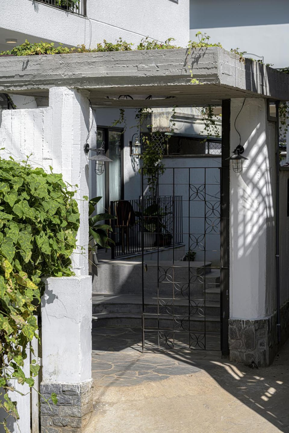 Facade/entrance