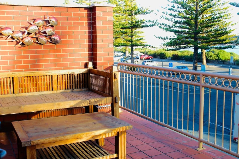 Day, View (from property/room), Balcony/Terrace, Living room, Seating area, Dining area