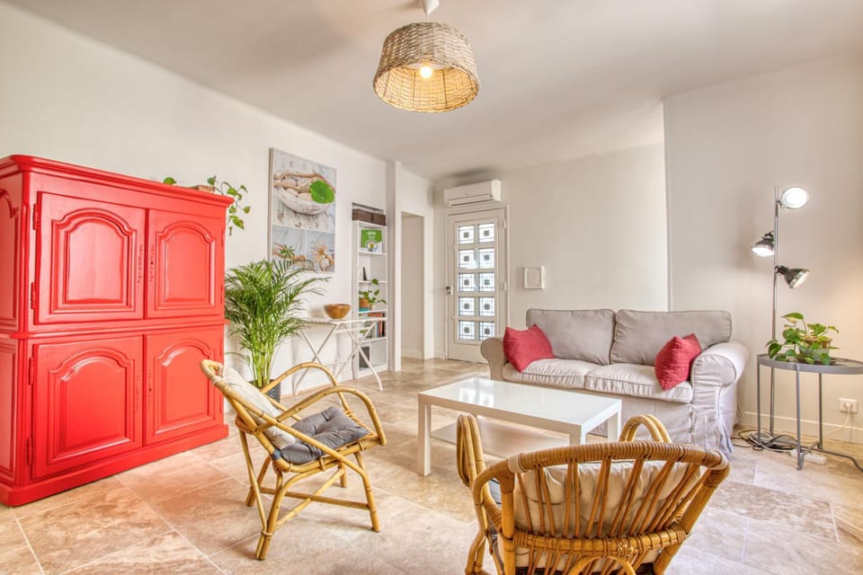 Gite AVIGNON BOUGAINVILLIER House in Avignon