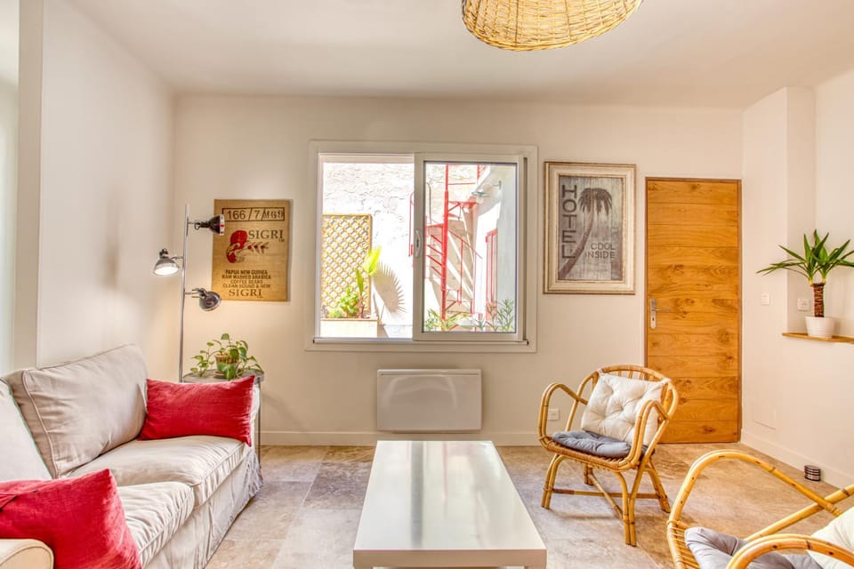 Gite AVIGNON BOUGAINVILLIER House in Avignon