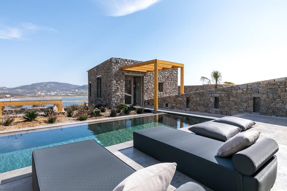 Patio, Day, Pool view, Swimming pool, sunbed