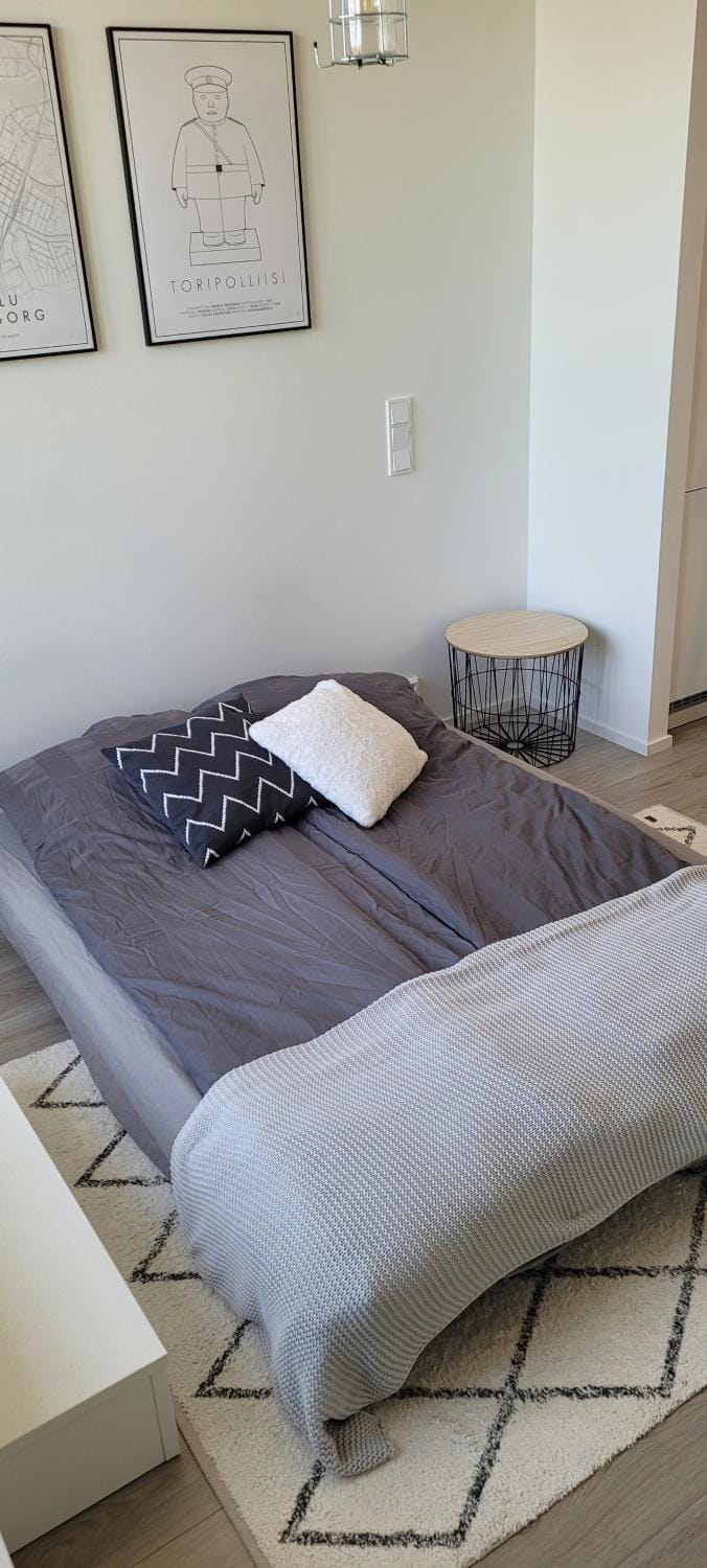 Bed, Living room