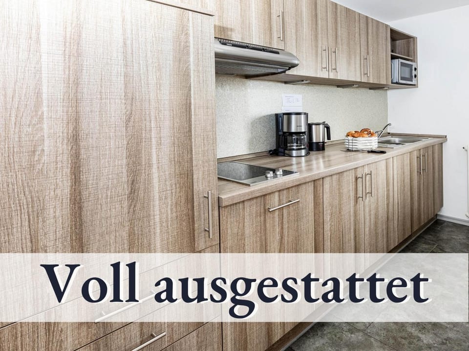 Coffee/tea facilities, minibar, kitchen