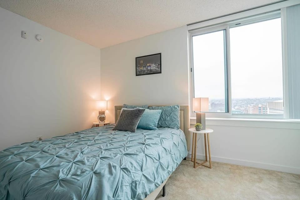 2 Bedroom Fully Furnished APT over Camden Yards Apartment in Baltimore