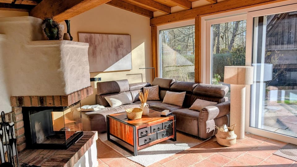 Living room, Seating area