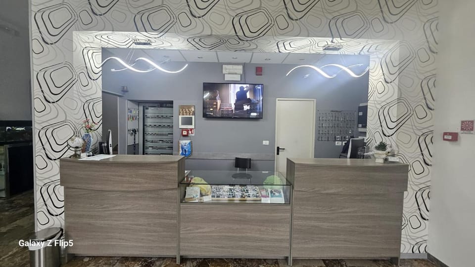 TV and multimedia, hair dresser