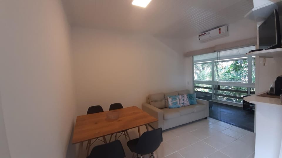 Living room, Dining area, air conditioner