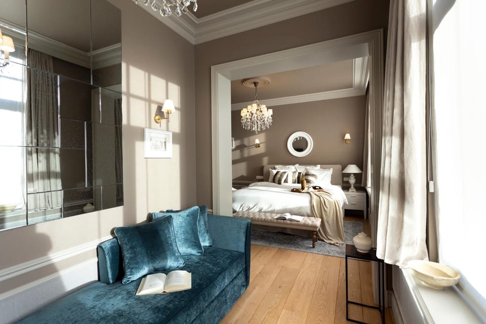 Living room, Seating area