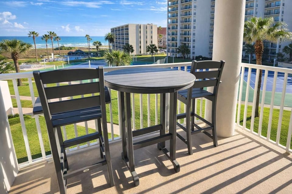 Beachfront Resort with Heated Pool Saida Royale 9039 Apartment in South Padre Island