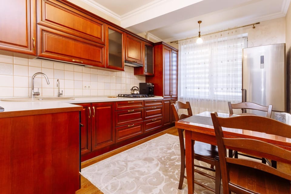 Kitchen or kitchenette, Dining area, pet friendly, stove