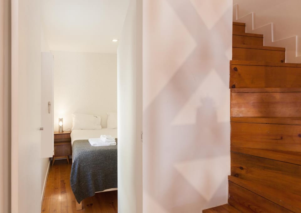 FLH Castle Duplex with Terrace Apartment in Lisbon