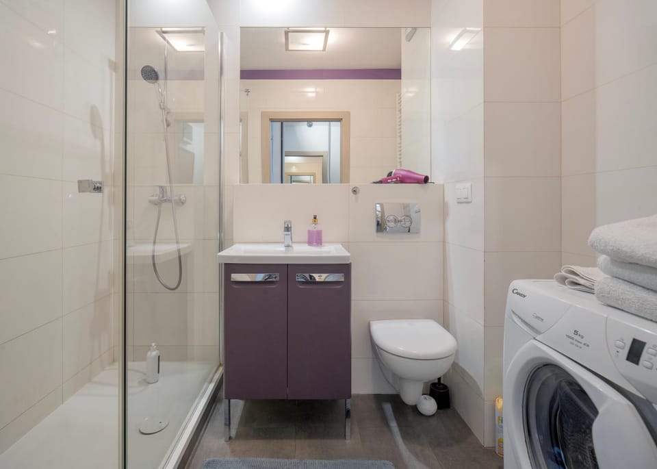 Shower, Bathroom, washing machine