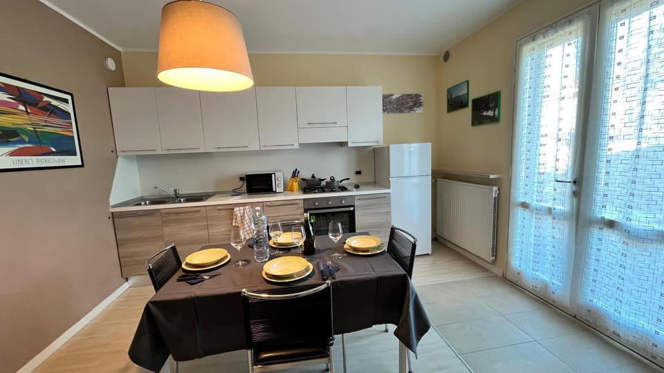 Coffee/tea facilities, Kitchen or kitchenette, Dining area, minibar, pet friendly, stove, toaster