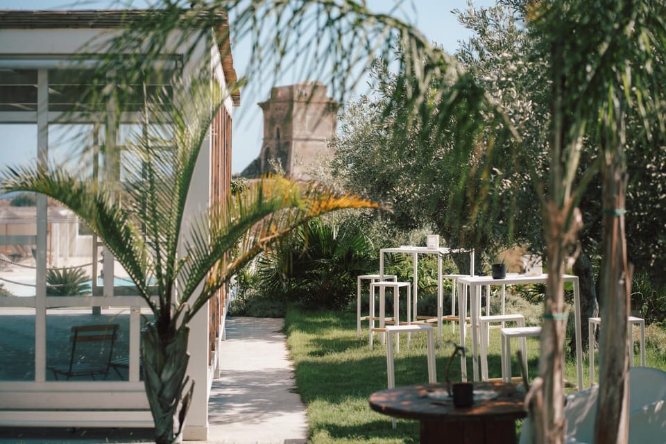 Property building, Patio, Spring, Day, Garden, Garden, Garden view