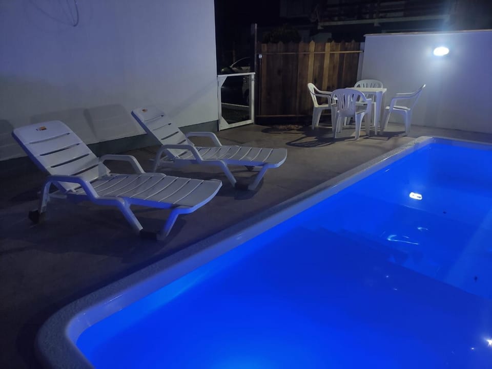 Swimming pool, Swimming pool