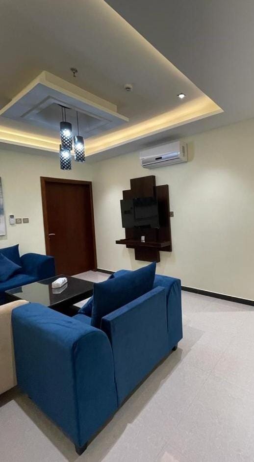 TV and multimedia, Seating area, Guests, air conditioner